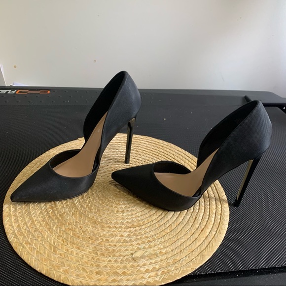 Monika Classy 5’’ Heel Pointy Toe Pumps - Picture 12 of 16